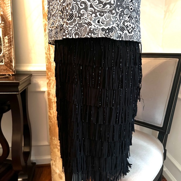 Chico's Black Label women's Black Beaded Fringe Pencil Skirt Size: 0 NWT - Picture 5 of 9